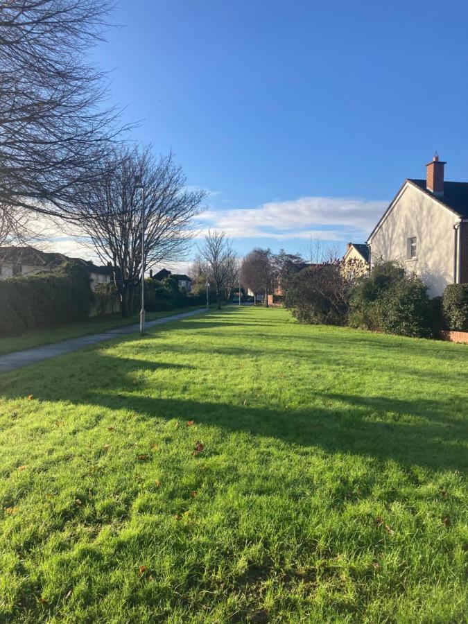 Entire Terraced Two Story Redbrick House With Parking In Secluded Cul De Sac Vila Dublin Exterior foto