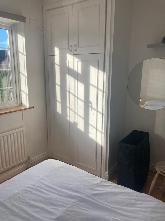 Entire Terraced Two Story Redbrick House With Parking In Secluded Cul De Sac Vila Dublin Exterior foto