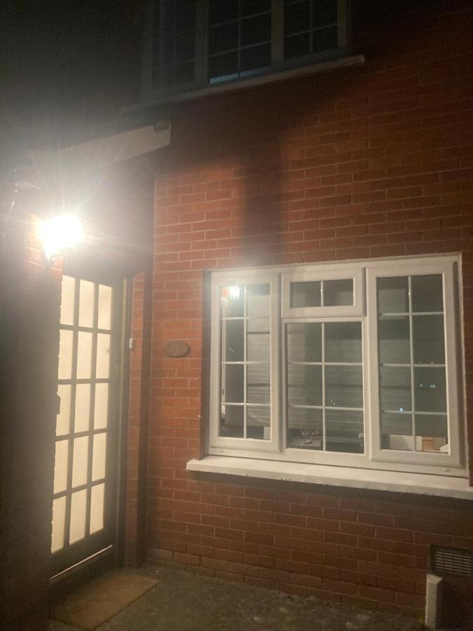 Entire Terraced Two Story Redbrick House With Parking In Secluded Cul De Sac Vila Dublin Exterior foto